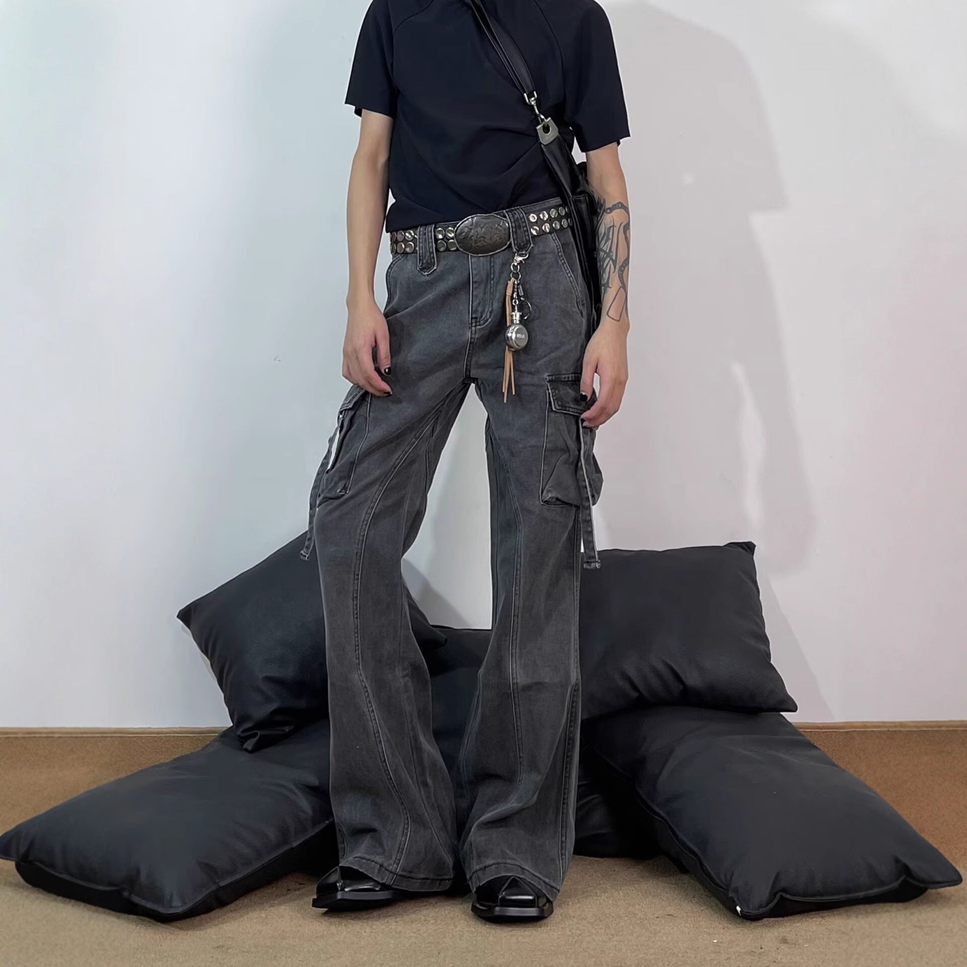 Deconstructed -  Multi-Pocket -  Flared Jeans  -  Loose Pants
