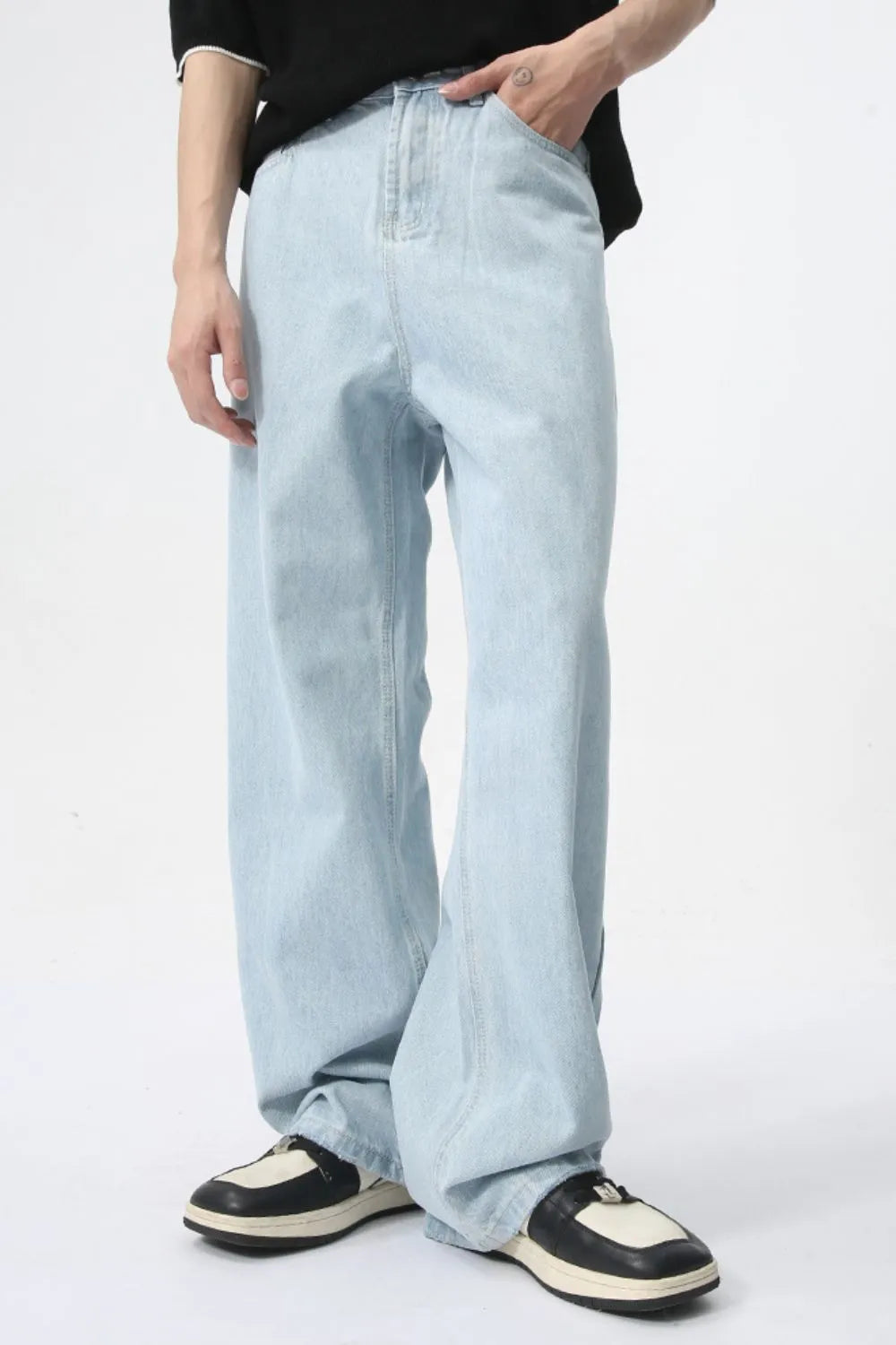 Wide Leg Jeans with Pockets