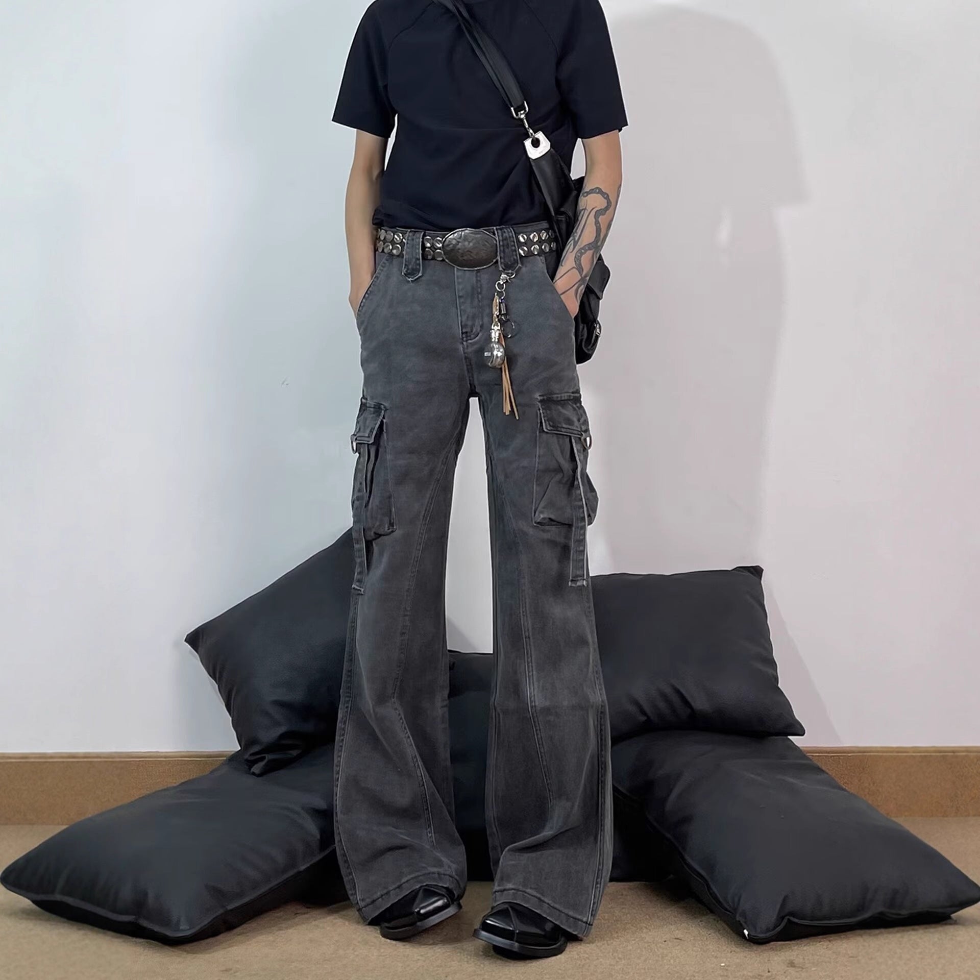 Deconstructed -  Multi-Pocket -  Flared Jeans  -  Loose Pants